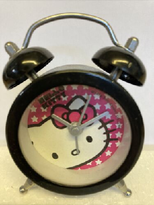 Hello Kitty alarm clock 2.png