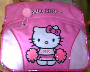 Hello Kitty bag unidentfied 1.png
